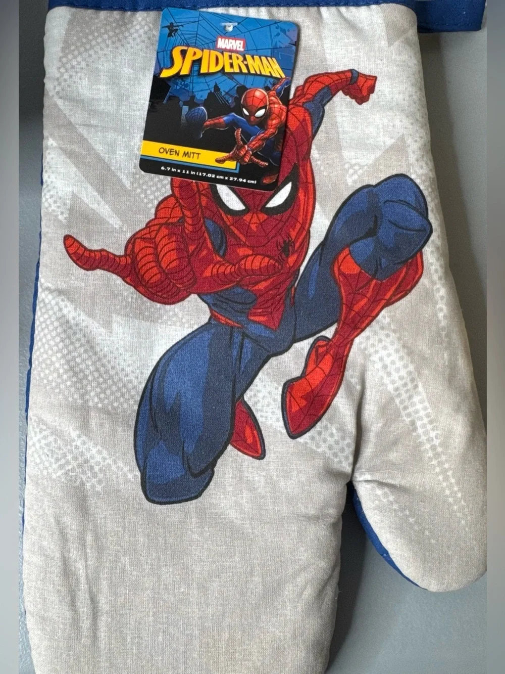 Disney Marvel Spider-Man Oven Mitt  throwing webs – Red & Blue Accent kitchen